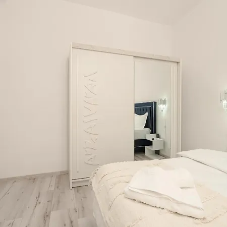 Lägenhet Spacious 3-bedroom In