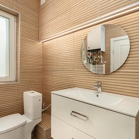Spacious 3br Retreat In Bucharest