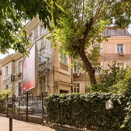 Spacious 3br Retreat In Apartment *