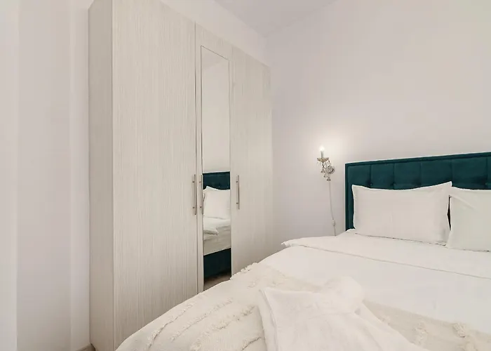 Spacious 3-bedroom In Apartment