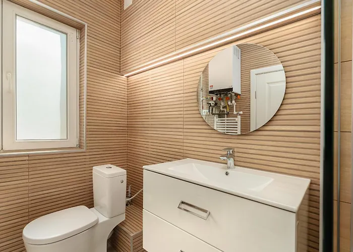 Spacious 3-bedroom In 부쿠레슈티