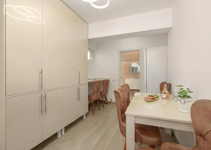 Apartment Spacious 3-bedroom In Bucharest