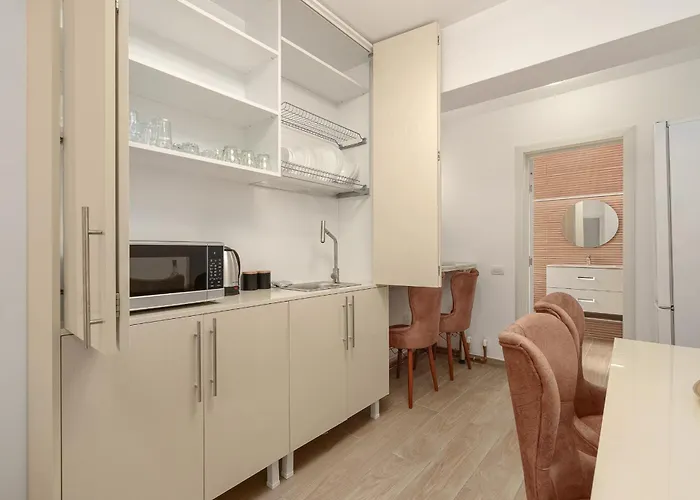 Spacious 3-bedroom In 부쿠레슈티