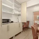Spacious 3-bedroom In 부쿠레슈티