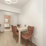 아파트 Spacious 3-bedroom In *