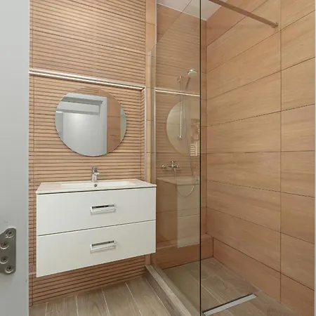 Apartment Spacious 3-bedroom In Bukarest